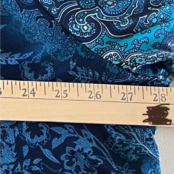 Southern Lady - Long Sleeve paisley Blouse - Picture 6 of 7